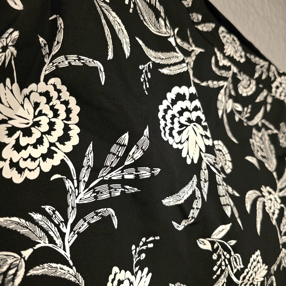 Lands End Womens Swim Skirt Floral Swim Bottoms Black & White NWT Size 22 W - Picture 4 of 9